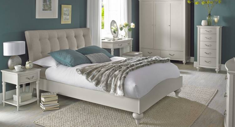 Bedstead in roomshot 