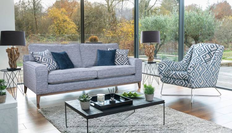 Accent chair in fabric 4432