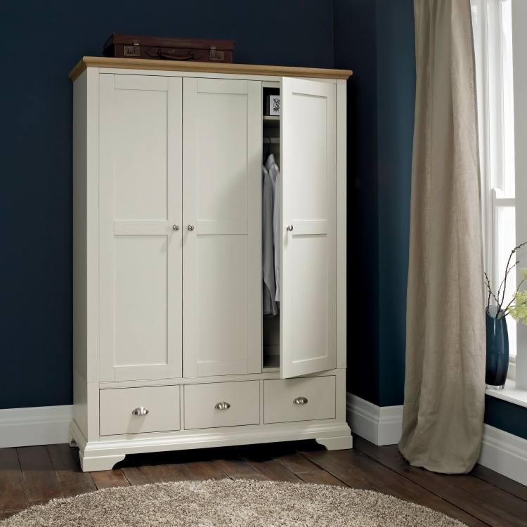 The Bentley Designs HamHampstead Soft Grey & Oak Triple Wardrobe